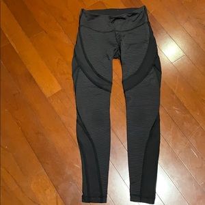 Lululemon stripped gold with unique design